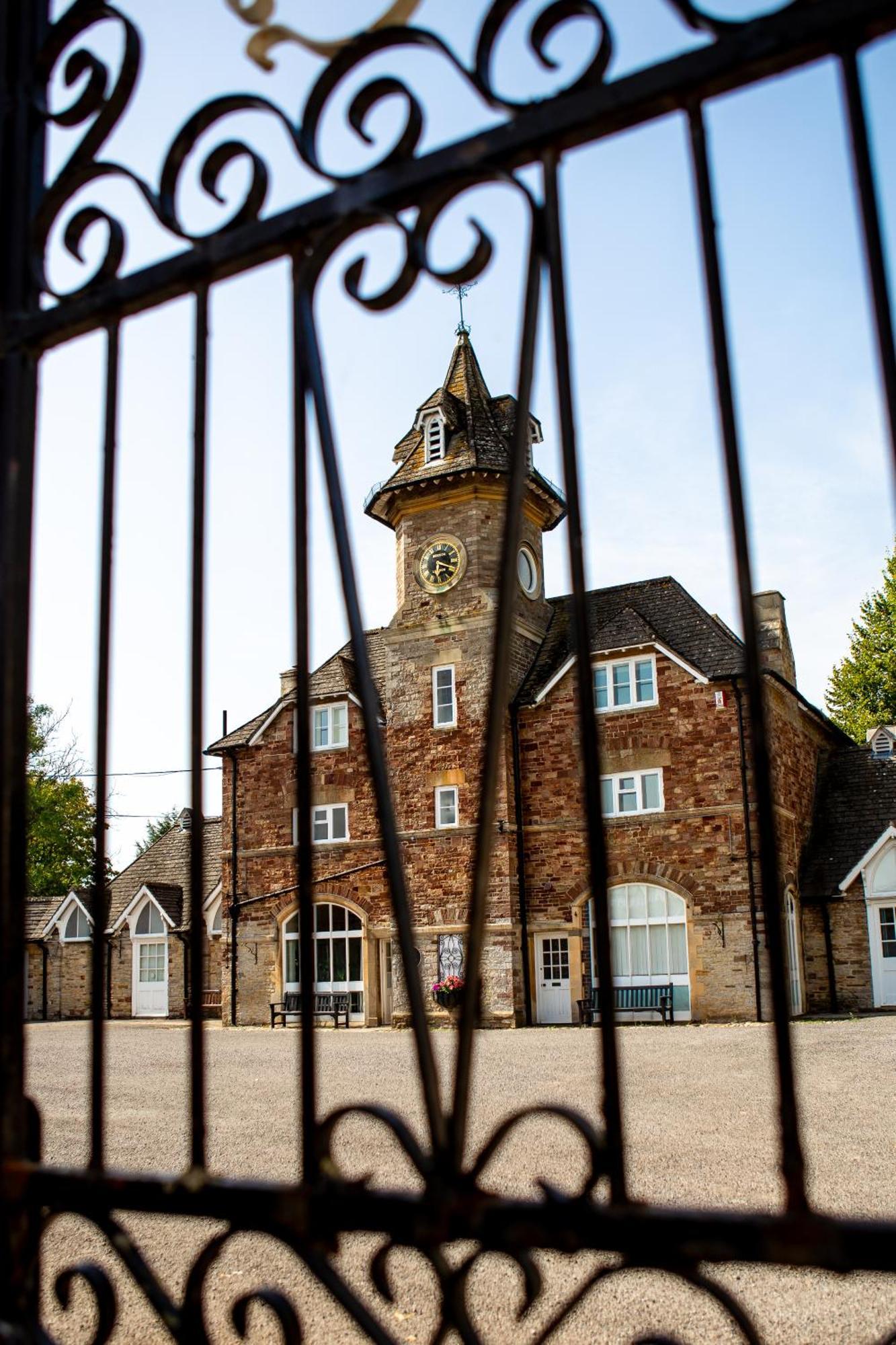 Country house Eastwood Park Falfield